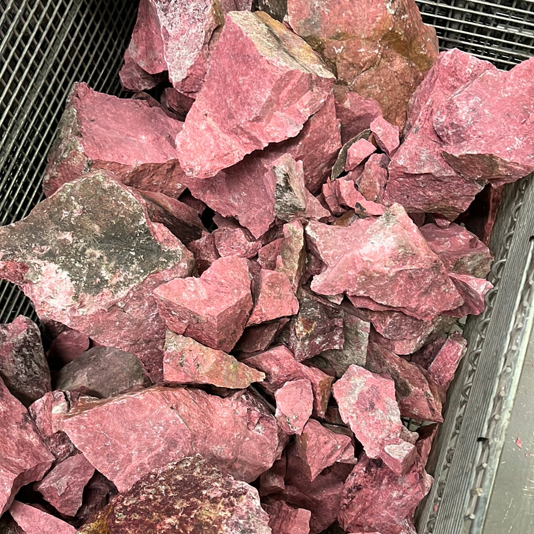 【最安値】 Thulite - LLC RoughStone.Rocks – pounds 10 画材