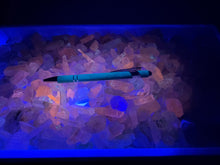 Spodumene (gemmy) UV - 50 grams