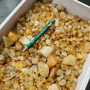 Topaz from Brazil 10 pounds
Roughstone.Rocks LLC
